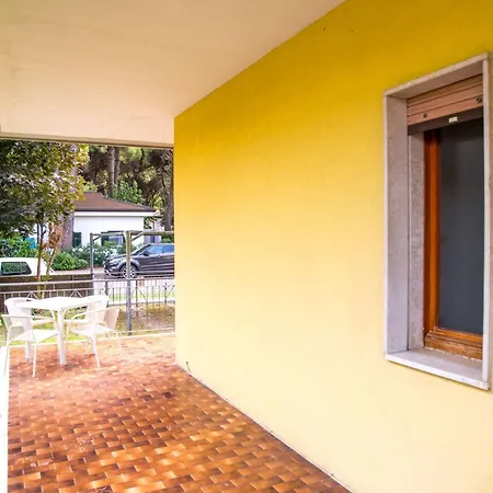 Pinewood Escape With Garden *