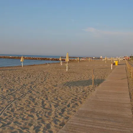 Pinewood Escape With Garden * Eraclea Mare
